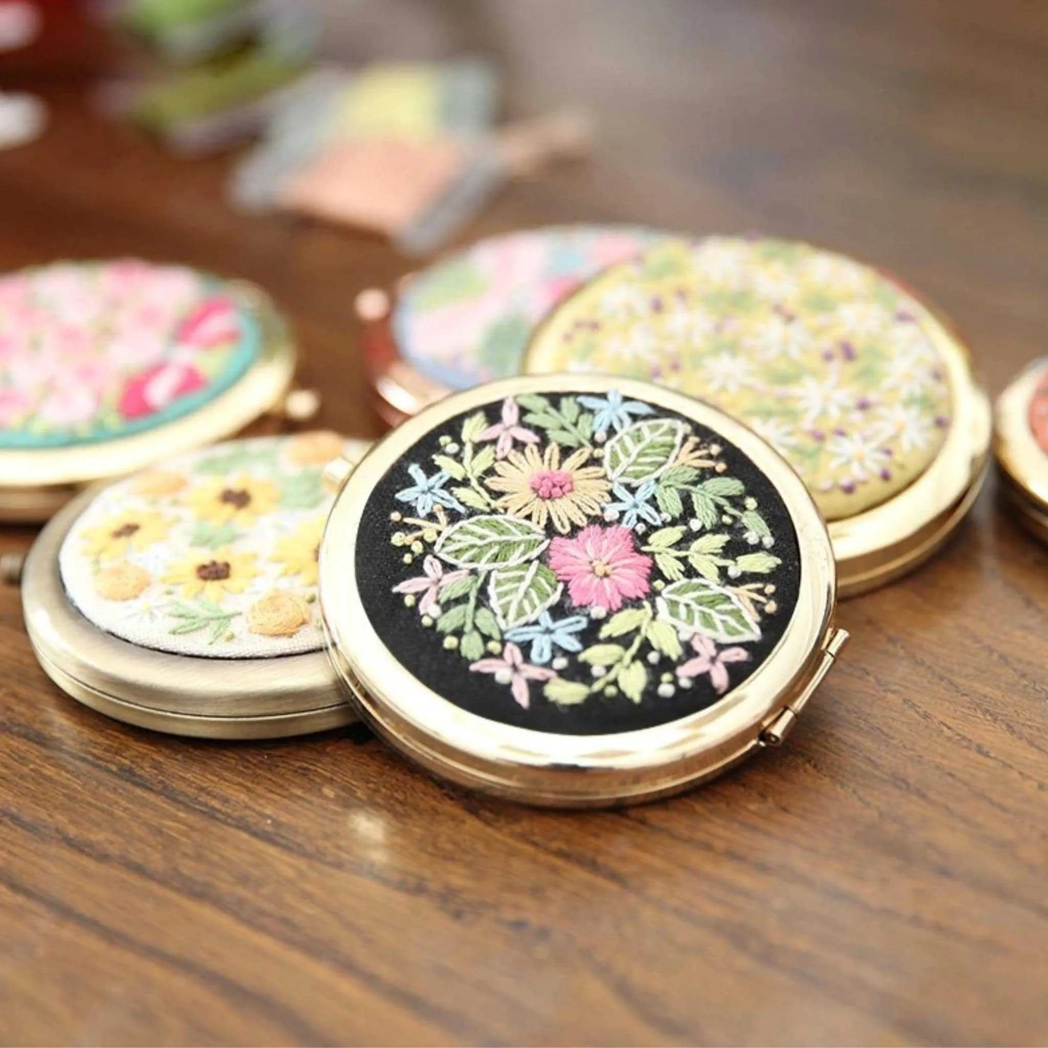 Compact Handbag Mirror Embroidery Kits DIY Beginner Embroidery Kit Adults Cross Stitch Craft Gift Idea