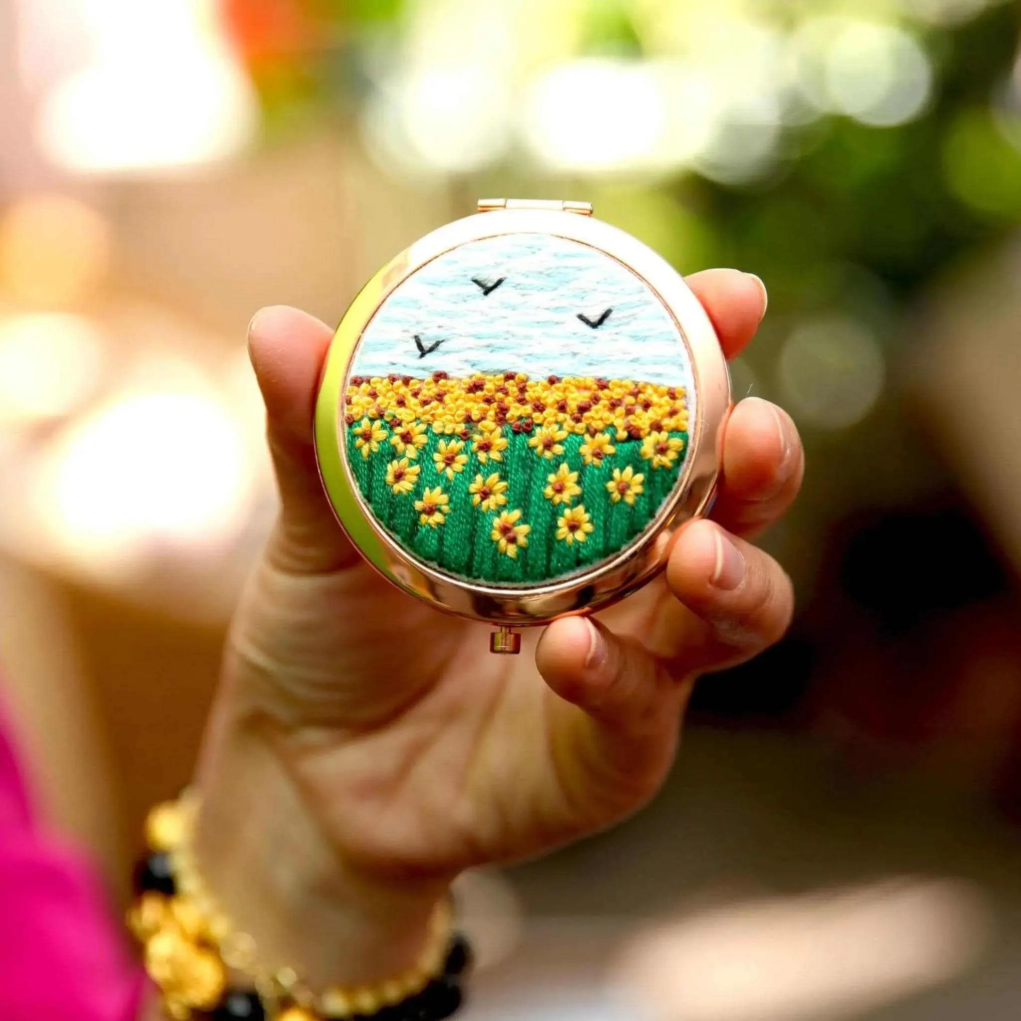 Compact Handbag Mirror Embroidery Kits DIY Beginner Embroidery Kit Adults Cross Stitch Craft Gift Idea