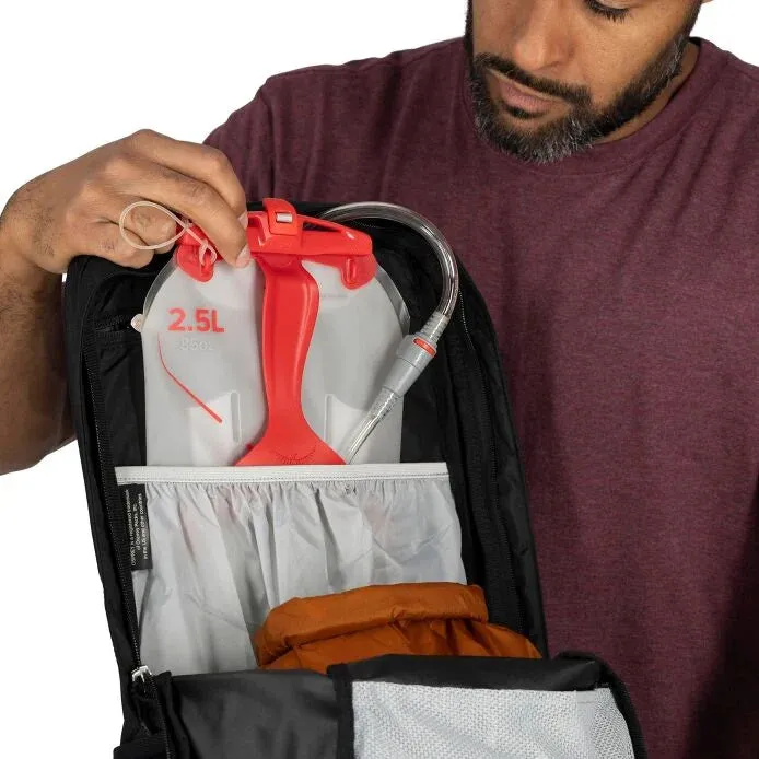 Osprey | Talon 22 Extended Fit | Black / Coal Grey