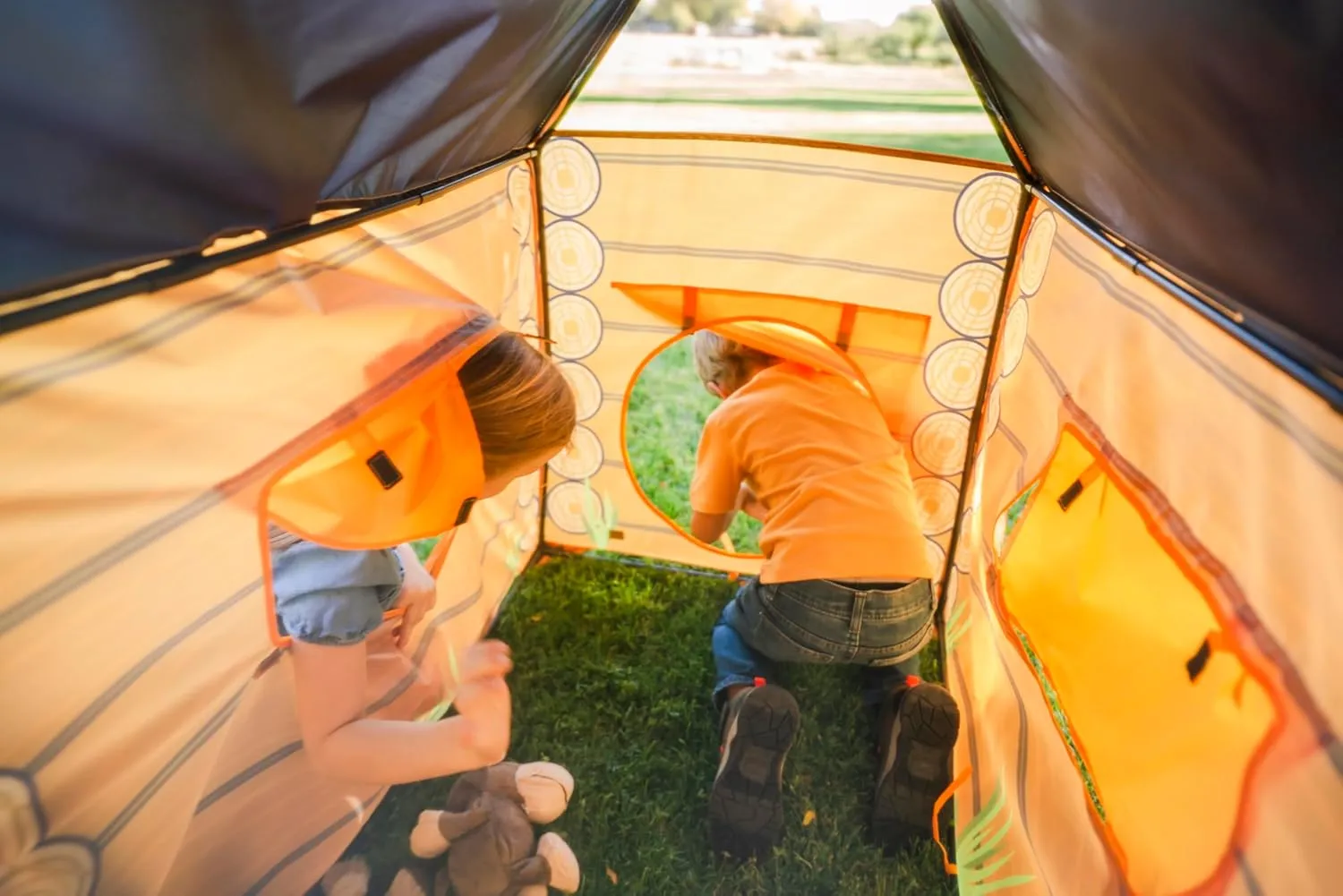 Pacific Play Tents 61804 Kids Hunt'n Cabin Tent Playhouse, 39" x 27" x 43", Brown