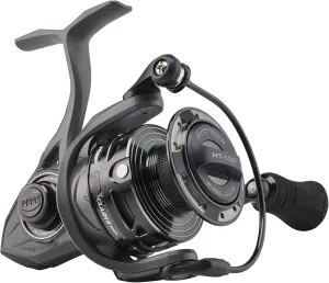 Penn Clash II Spinning Reel - Lightweight Saltwater Shore and Kayak Fishing Reel for Lure Fishing - Sea Fishing Reel for Bass, Pollack, Cod, Wrasse