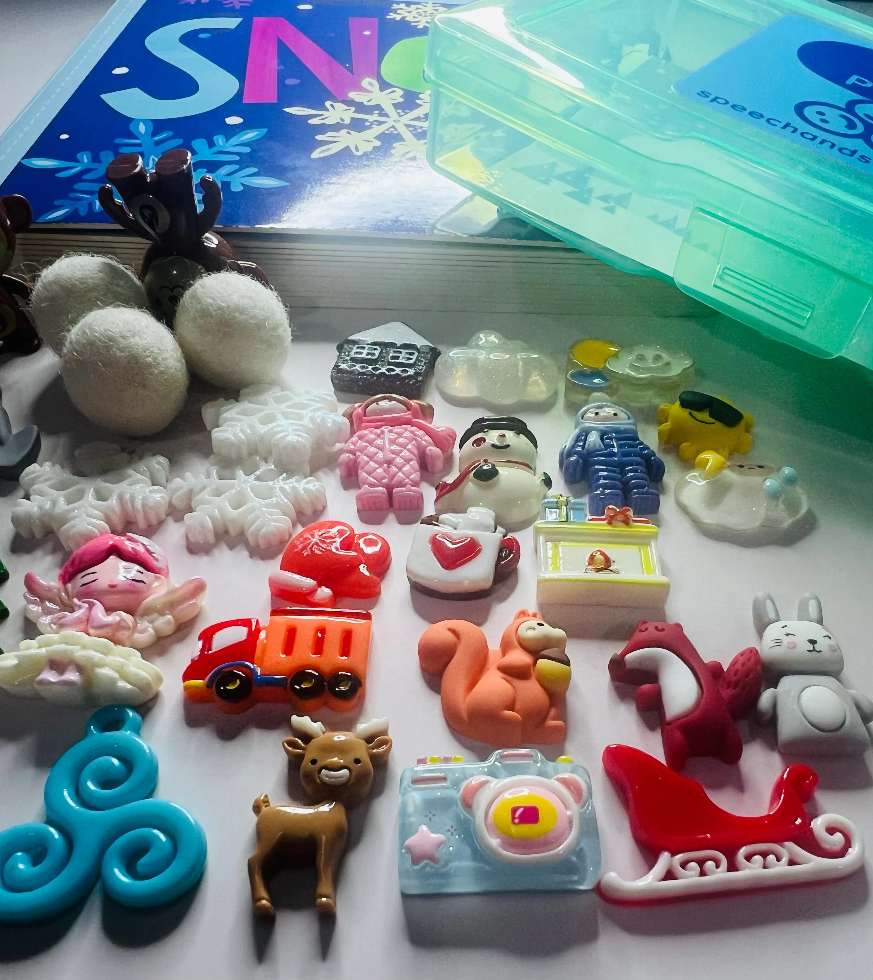 SNOW Story Kit with Mini Objects Speech Therapy Winter Theme trinkets SNOW book