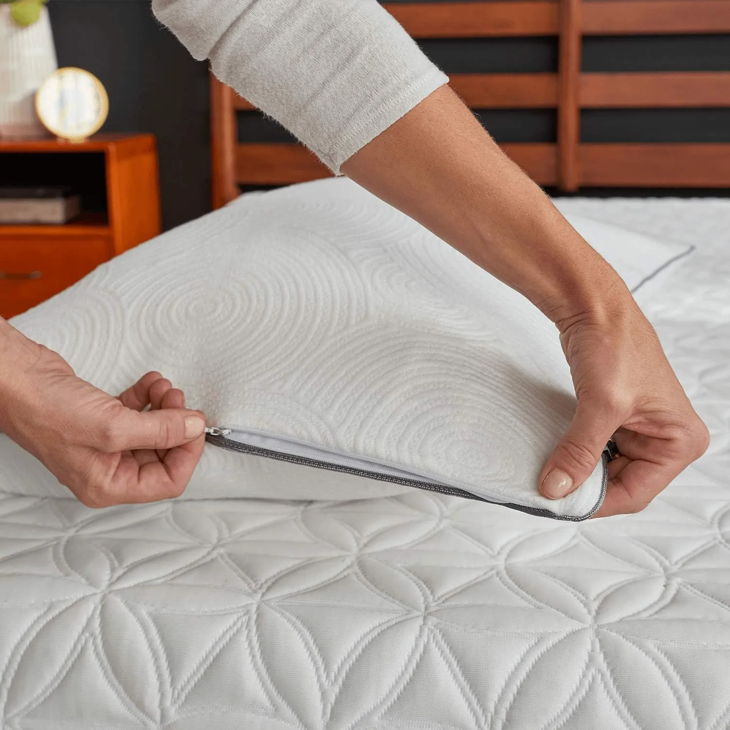 Tempur-Pedic TEMPUR-Protect Pillow Protector, Queen - 28.5" x 20", White